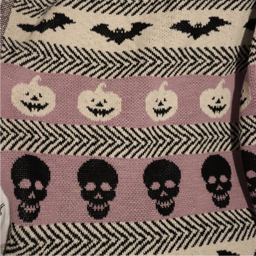 Halloween Themed Knit Throw Blanket - Black and Cream